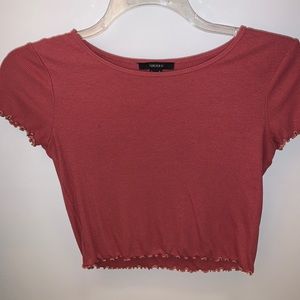 CROPPED FOREVER 21 RUFFLE TEE.